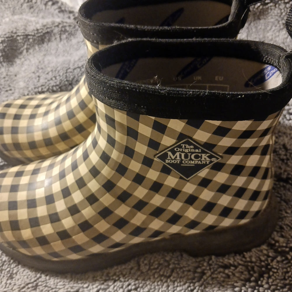Muck boots